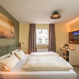https://restaurant-gruner-baum.com-bavaria.com