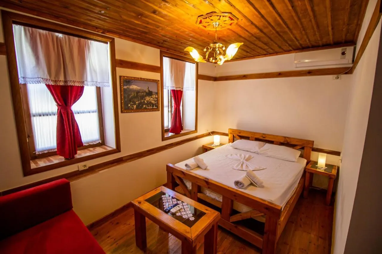 Hotel Bebej Tradicional Gjirokaster 3*,