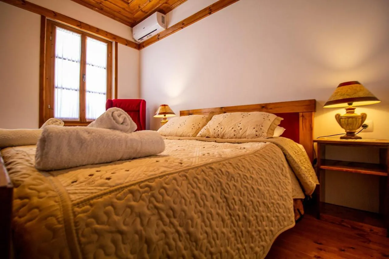 Hotel Bebej Tradicional Gjirokastra 3*,  Albánia