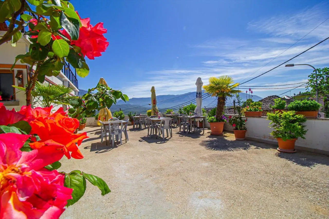 Hotel Bebej Tradicional Gjirokastra 3*,